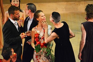 Euridice (Anna Lucia Richter), Chor und Tänzer, "Orfeo" Staatsoper Berlin 2015, © Holger Jacobs