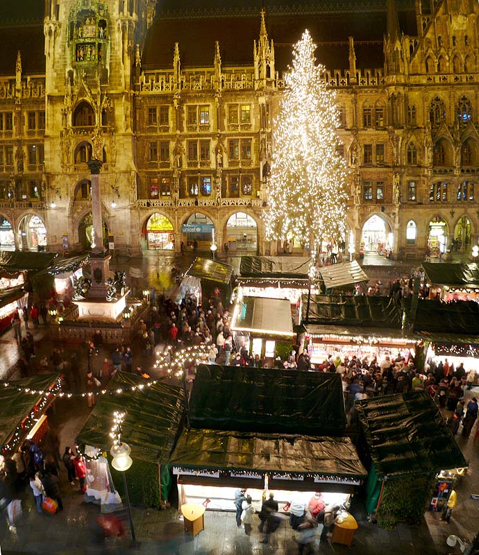 Münchner Weihnachtsmarkt auf dem Marienplatz Foto: Ramessos